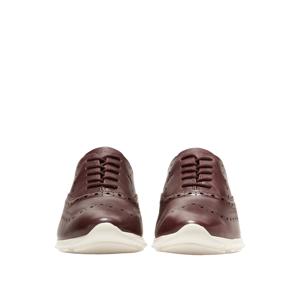 حذاء أكسفورد المجنّح ZERØGRAND Wingtip للنساء من كول هان