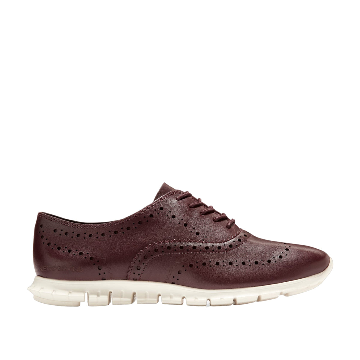 حذاء أكسفورد المجنّح ZERØGRAND Wingtip للنساء من كول هان
